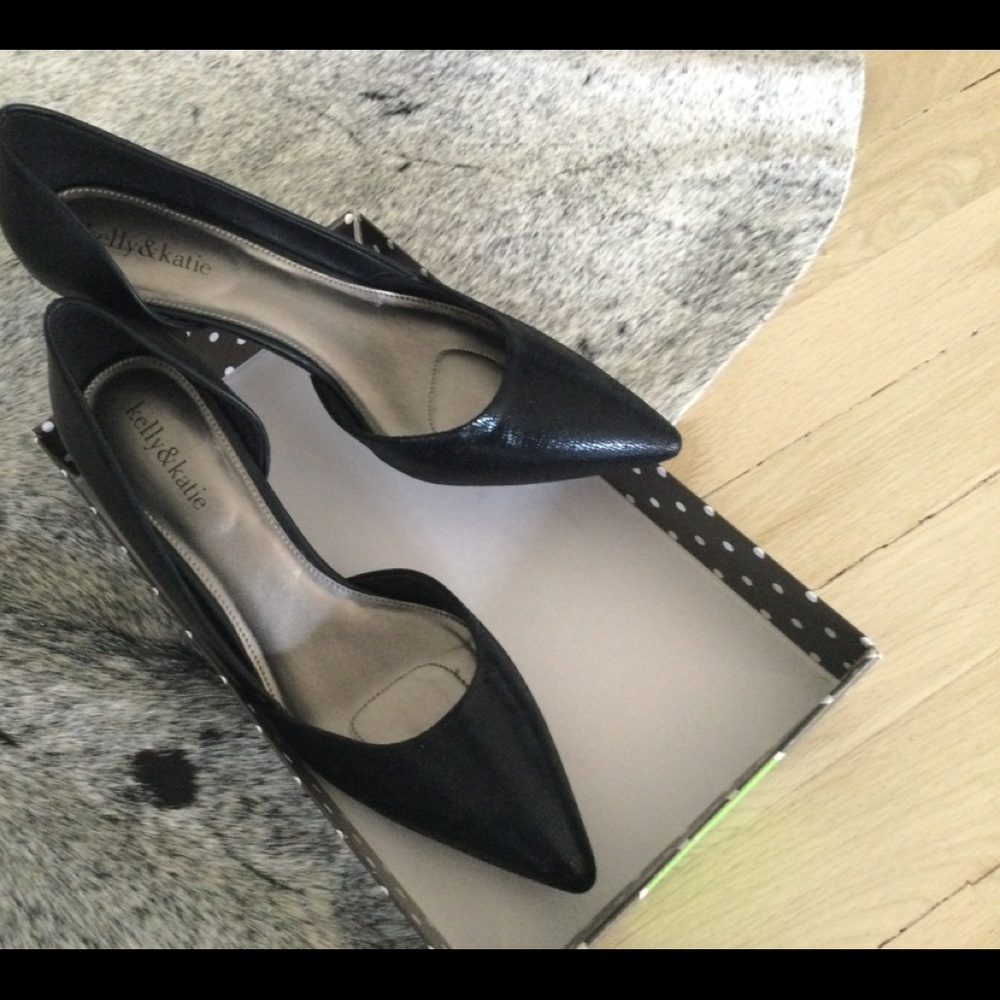 Cute Black Kelly and Katie Pump